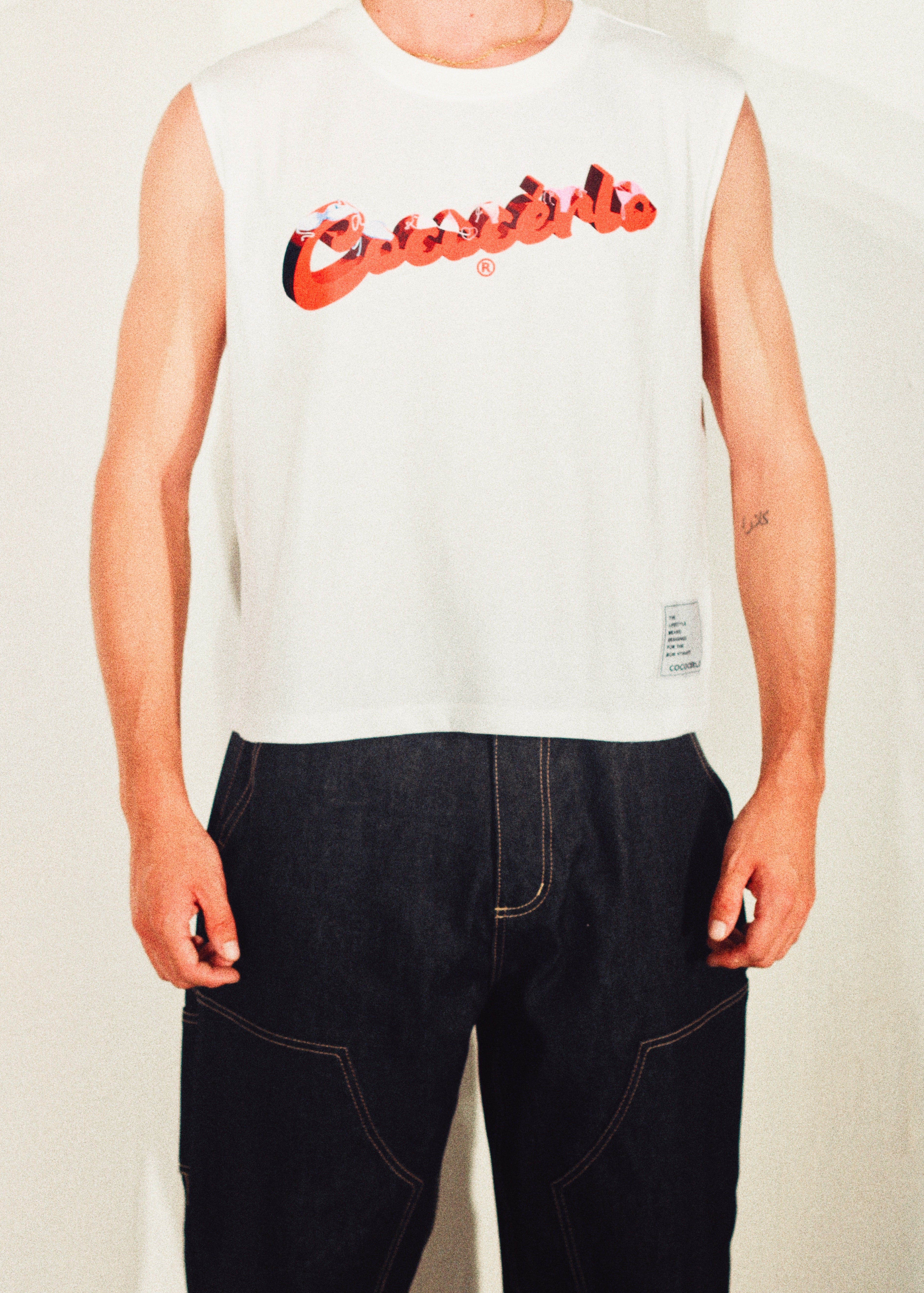 BOATS IN BIKINI BOTTOM CROPPED TANK - WHITE