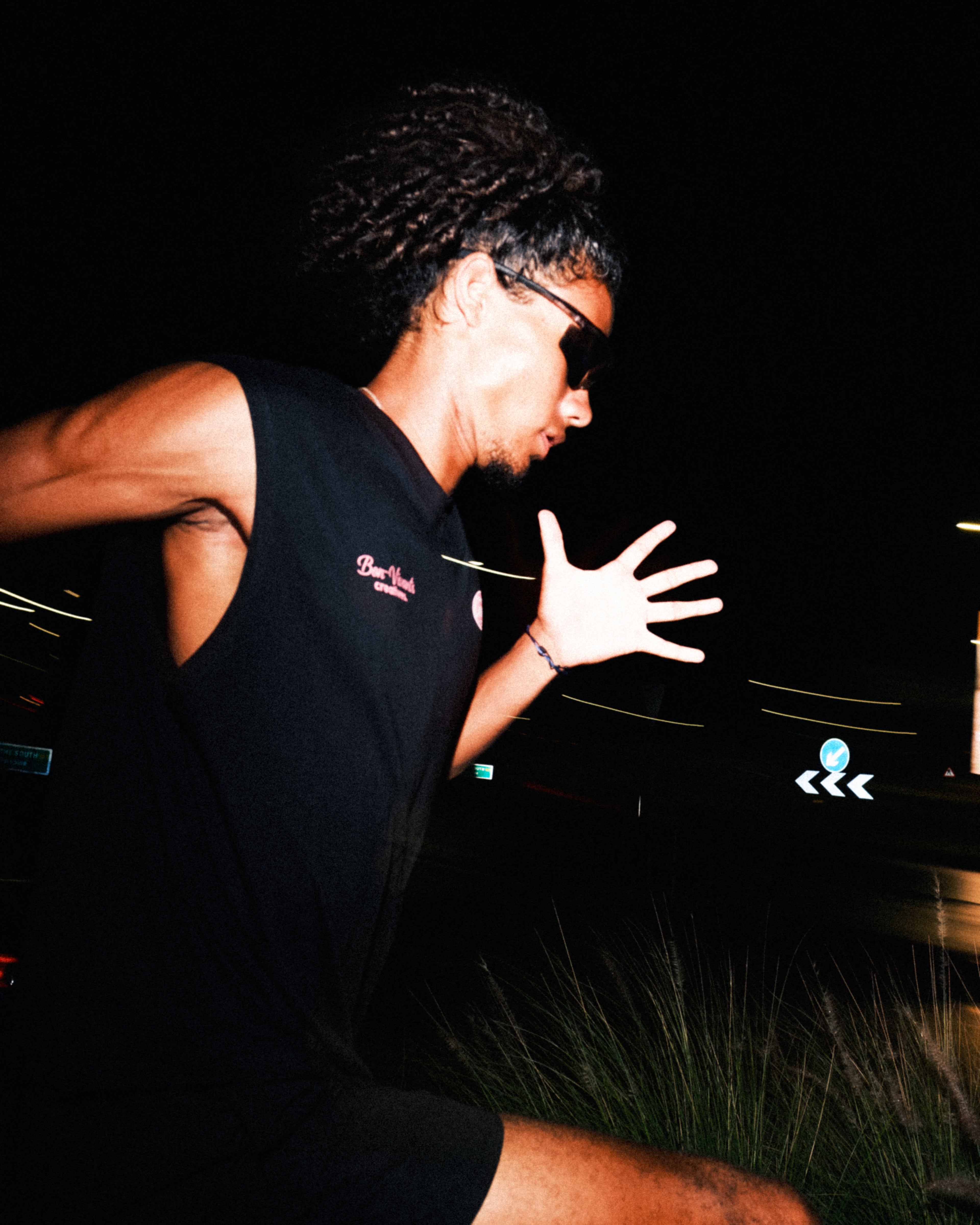CREATIVE ATHLETES CROPPED TANK - BLACK