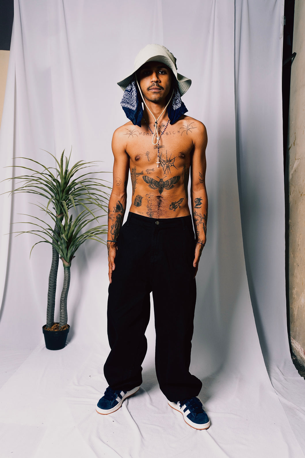 BLACK DENIM JEANS - BAGGY