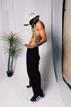 Load image into Gallery viewer, BLACK DENIM JEANS - BAGGY
