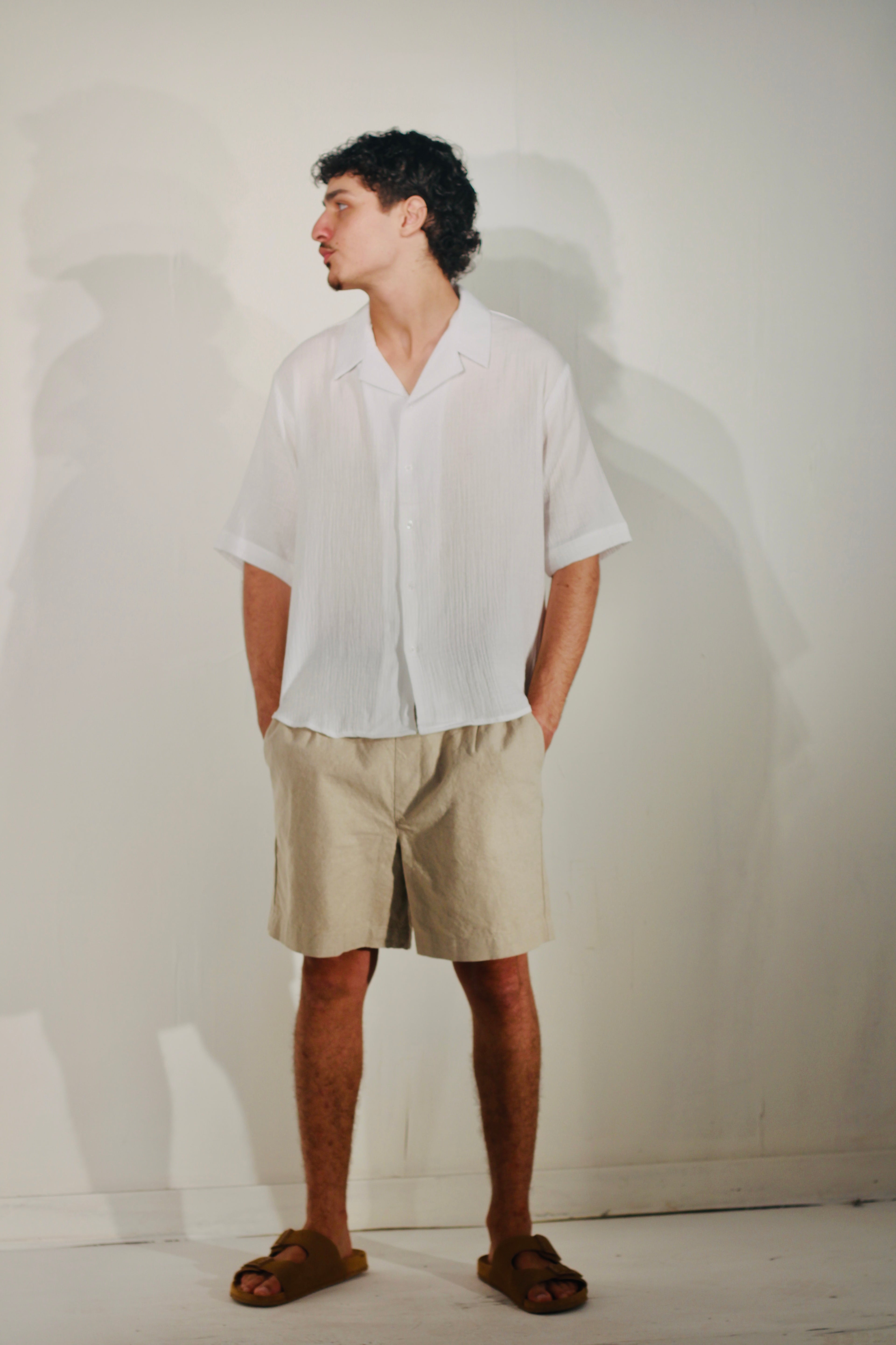 LINEN RELAXED FIT BERMUDA SHORTS - NATURAL