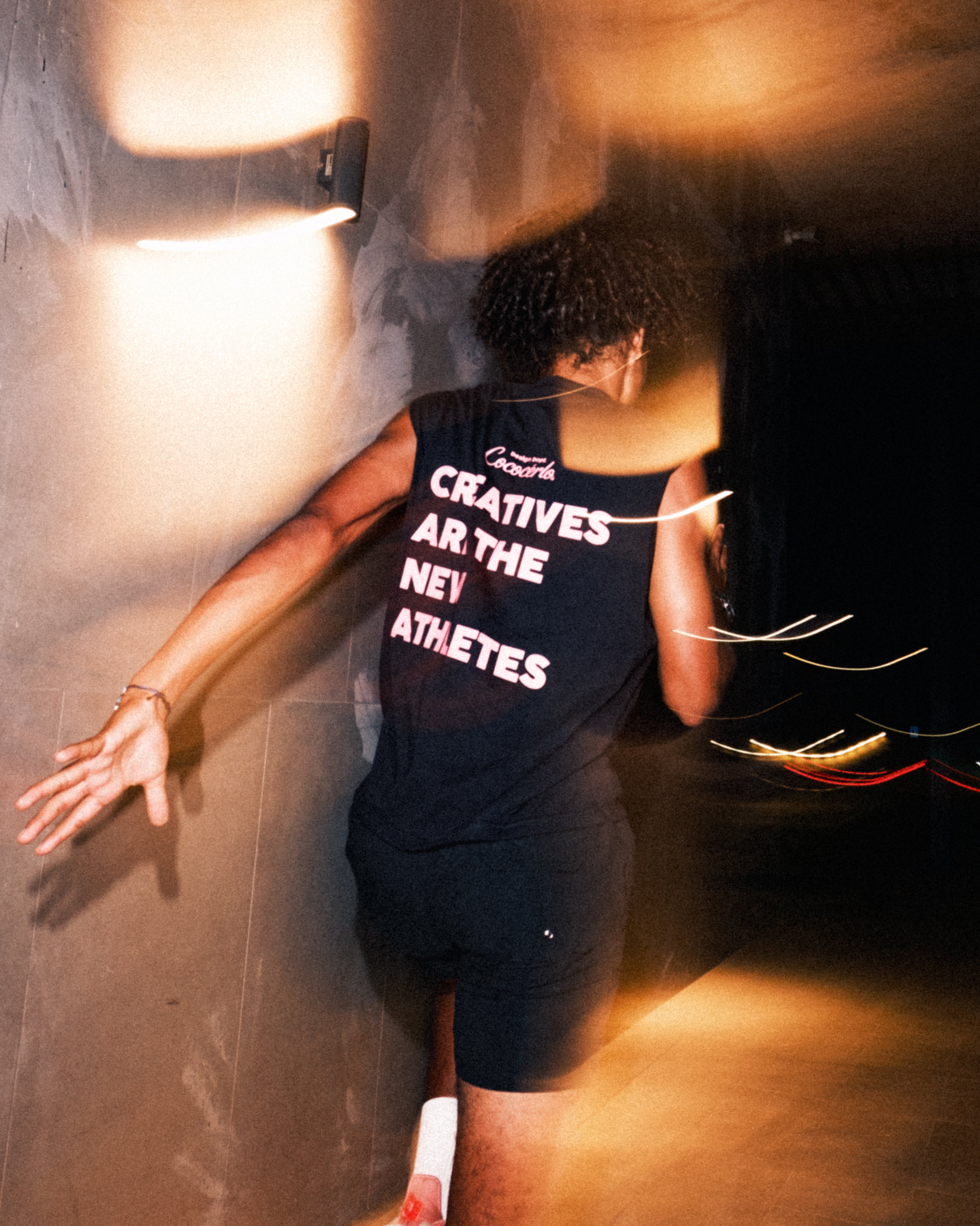 CREATIVE ATHLETES CROPPED TANK - BLACK