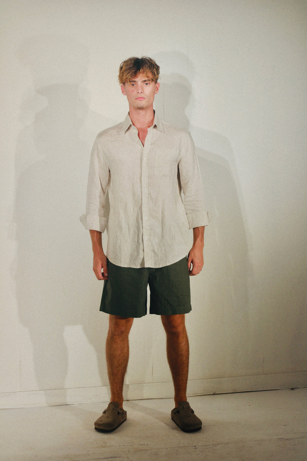 LINEN RELAXED FIT BERMUDA SHORTS - GREEN