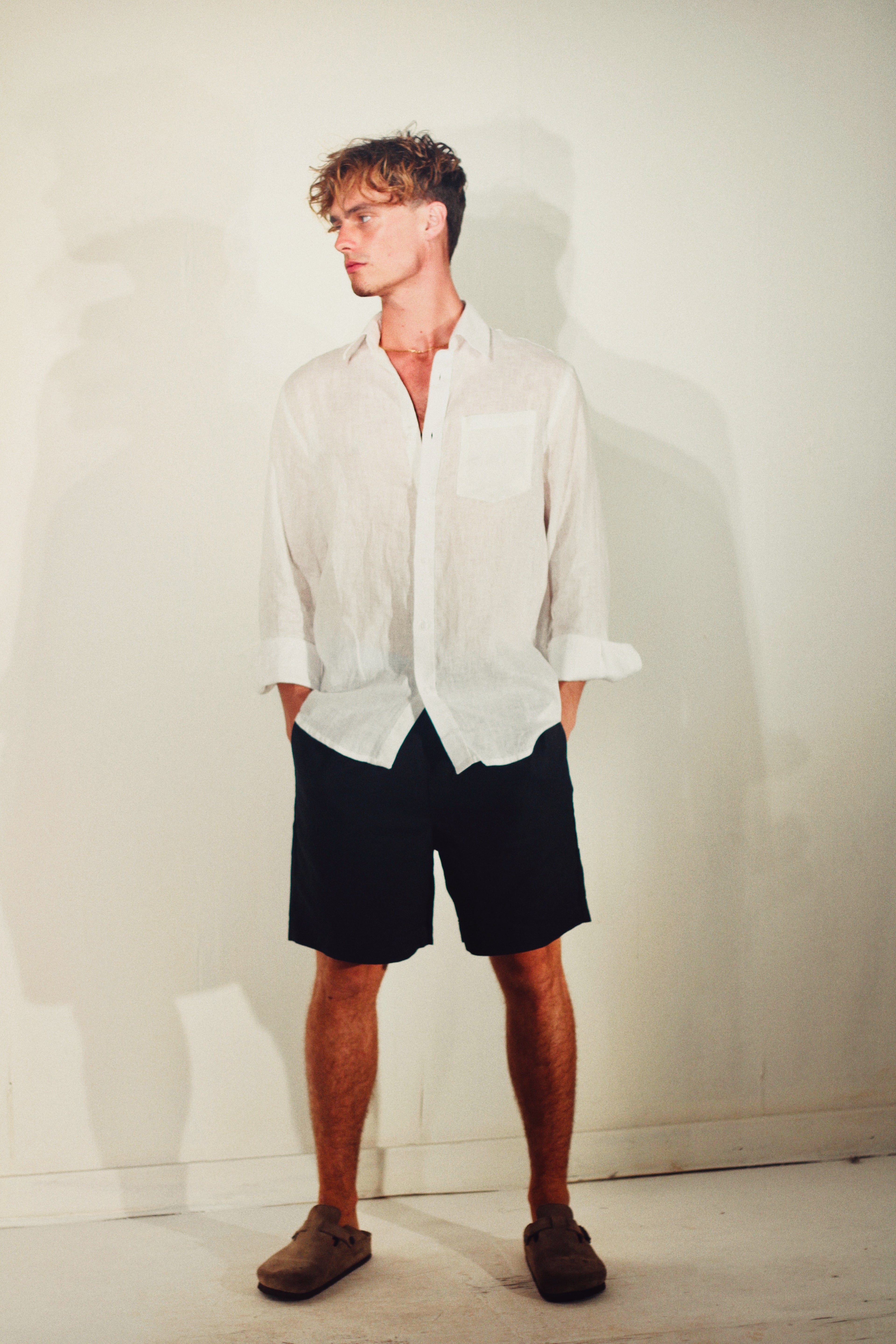 LINEN RELAXED FIT BERMUDA SHORTS - BLACK